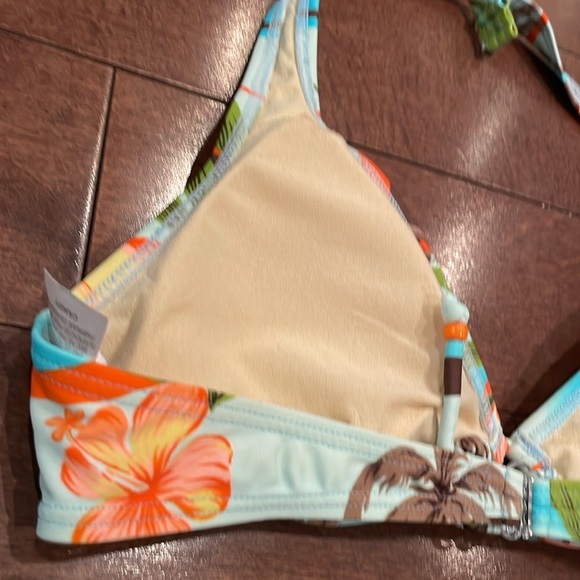 Halter top bikini - Picture 7 of 12